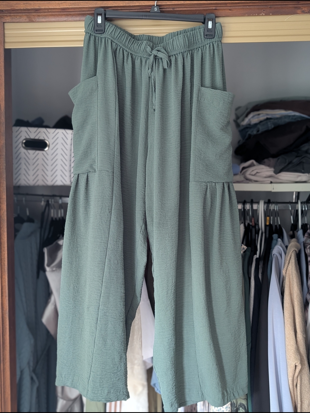Relaxed Wide-Leg Green Cargo Pocket Pants- Lightweight!
